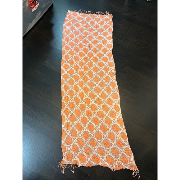 Isaac Mizrahi Live! Orange & White Geometric Print Rayon Scarf Wrap With Fringe - Picture 3 of 3